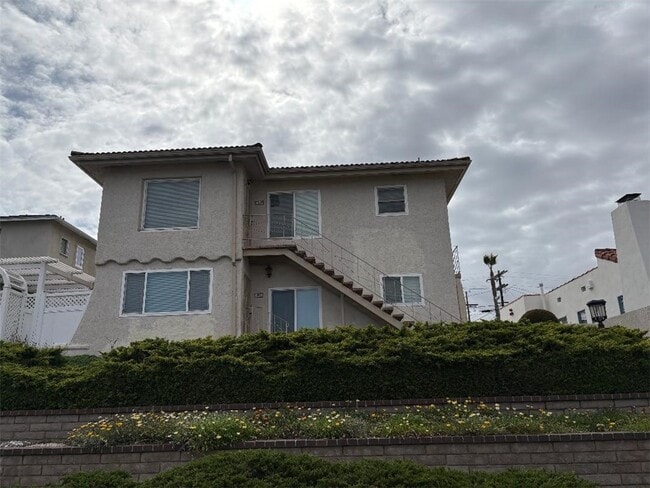 Building Photo - 1331 S Patton Ave