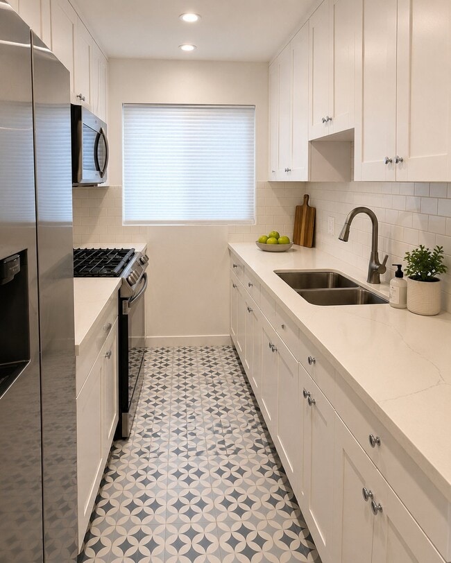 Photo - 2140 Beachwood Dr Unit 9