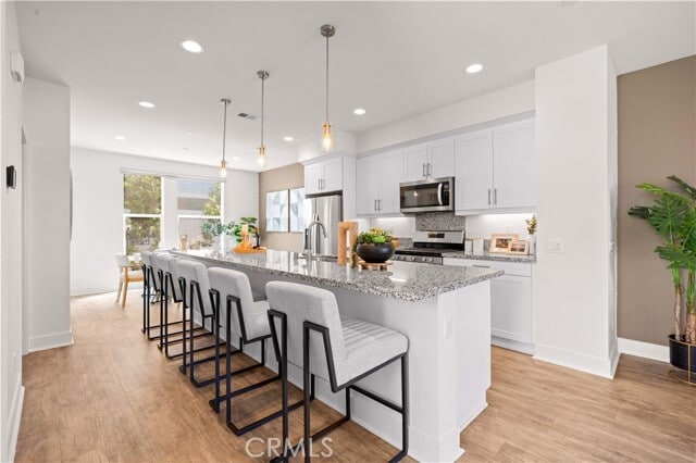 Photo - 645 W 17th St
