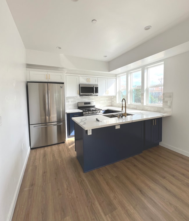 Kitchen - 2318 W 2nd St Apartments Unit 2318.5