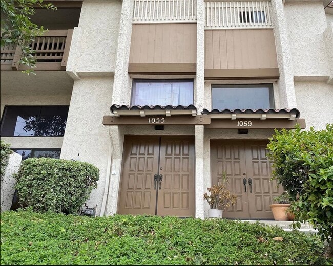 Photo - 1055 Walnut Grove Ave