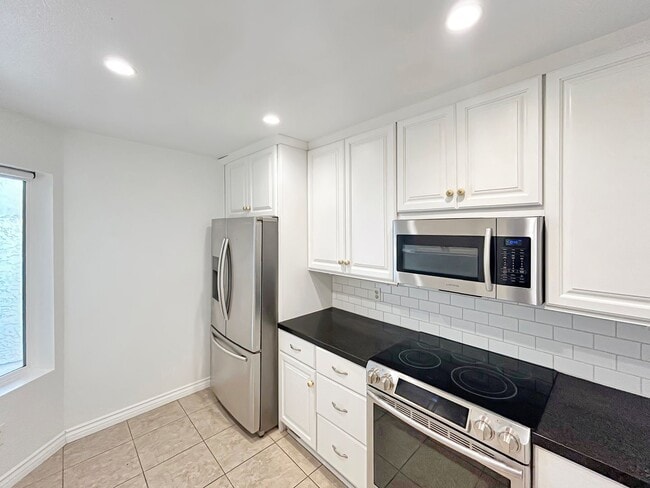 Photo - Amazing 2BR/2BA in the heart of UTC! Parki... Unit 15