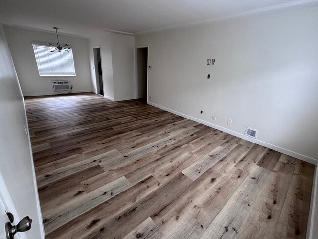 Photo - 1280 Laurel Ave Unit 19