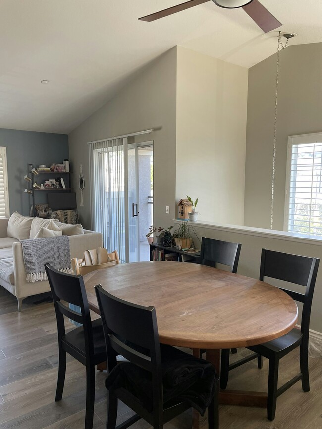 Building Photo - 3403 E Lambeth Ct Unit B