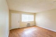 1 BR, 1 BA - 650 SF - Maple View Apartment