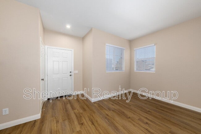 Photo - 2002 Clemens Pl