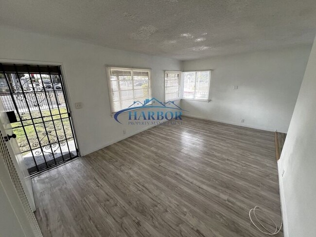 Photo - 3659 W El Segundo Blvd