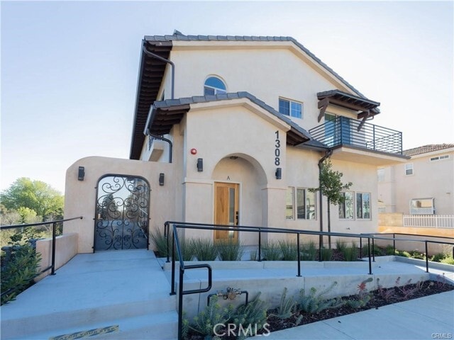 Building Photo - 1308 Stevens Ave Unit D