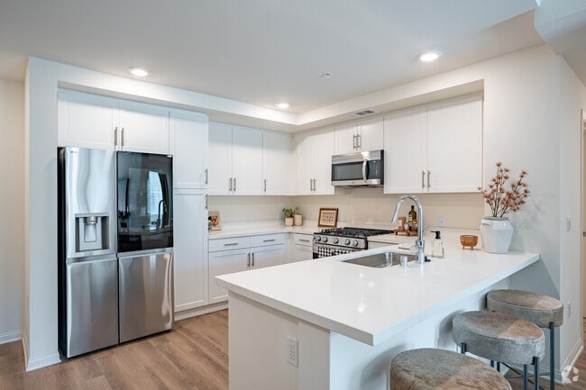 1BR, 1BA - 750SF - Kitchen - Norco Valley