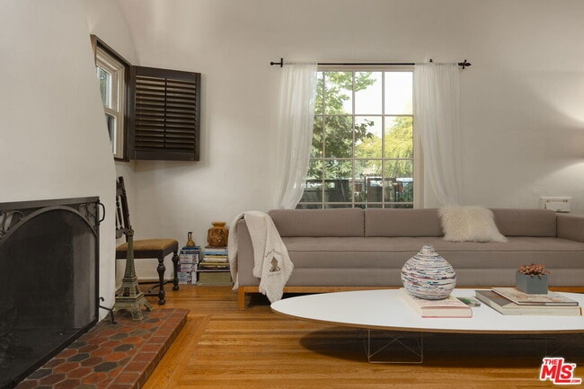 Photo - 5120 Willowcrest Ave