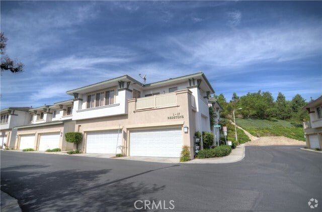 Building Photo - 1 Redstone Rental