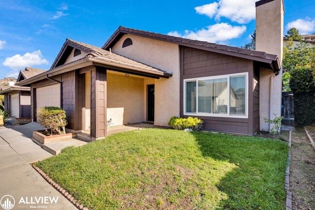 Building Photo - Gated Cimarron 3 Bed/ 2 Bath Home with Garage & Community Amenities