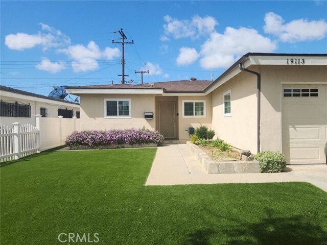 Building Photo - 19113 Radlett Ave