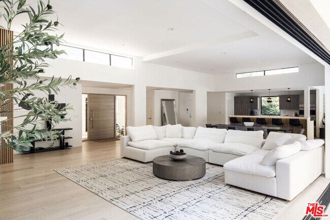 Photo - 2048 N Beverly Dr