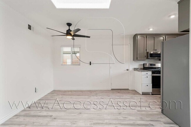 Photo - 1636 Zoro Way