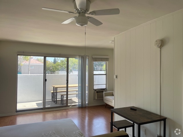 Building Photo - 471 S Fairfax Ave Unit 473.5 Rental