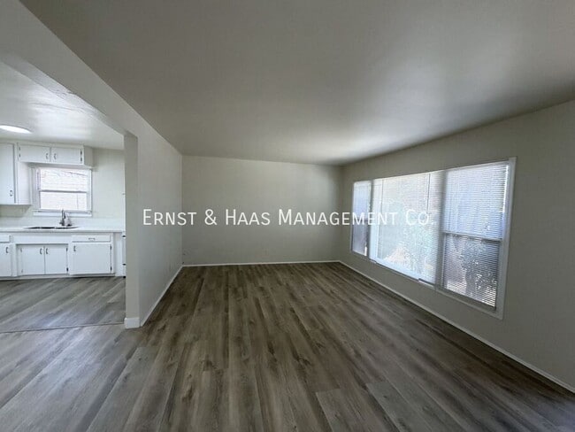 Photo - 1931 W Burnett St