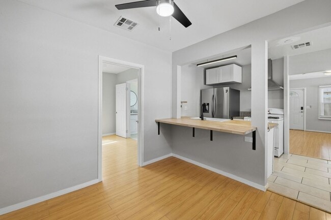 Photo - 10412 Eldora Ave