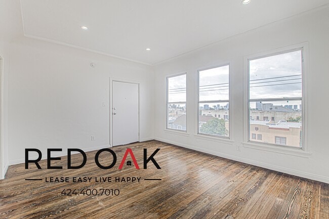 Building Photo - 4811 Melrose Ave Unit 201