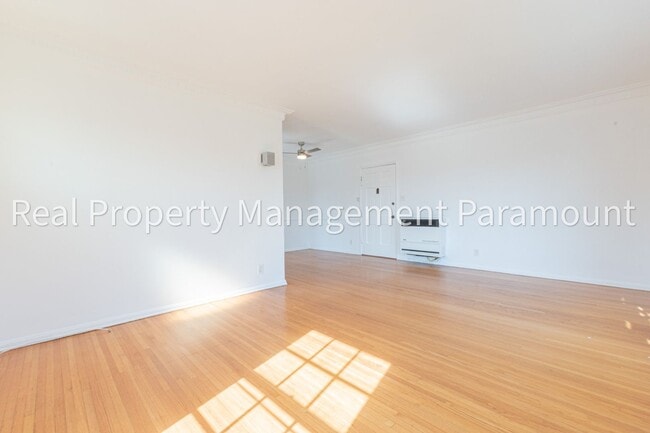 Building Photo - 5823 Saturn St Unit 5823 W Saturn St