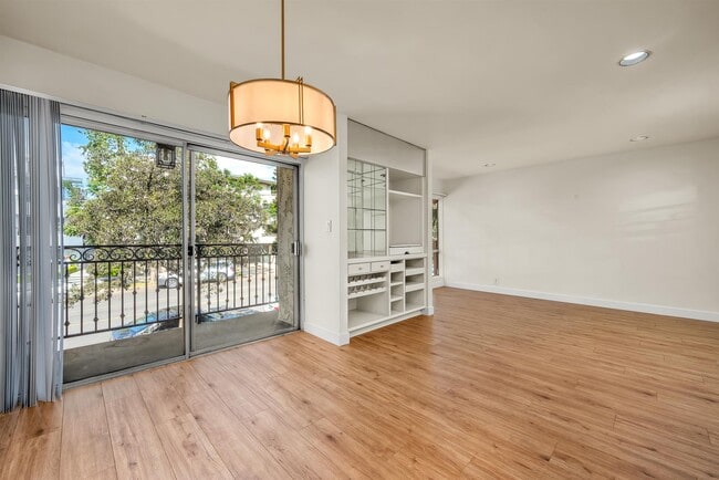 Photo - 11656 Montana Ave Unit 201