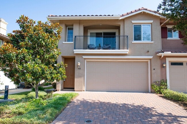 Building Photo - Homes Management - 2 Bed, 2 Bath Townhouse...