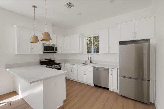 Photo - 10558 Encino Ave