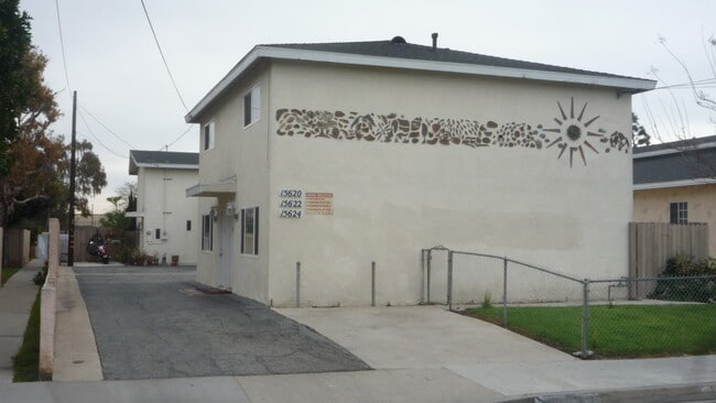 15622 Freeman Ave - 15622 Freeman Ave Apartments Unit 15622