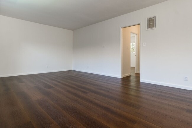 Photo - 4653 Fulton Ave Unit 10