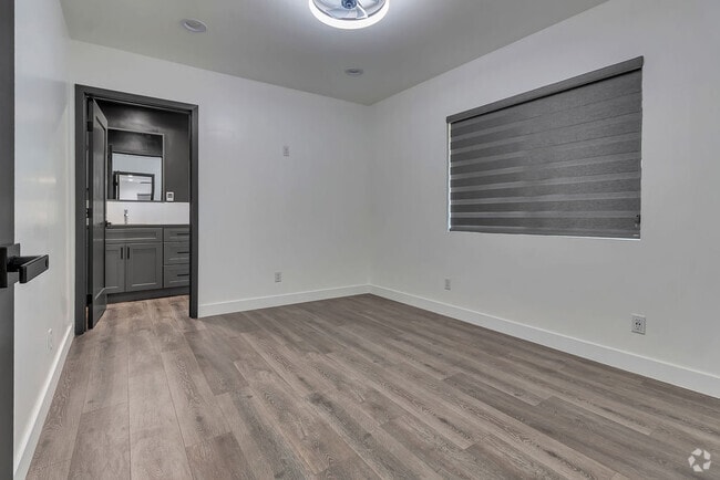 Building Photo - 2230 Fargo St Rental
