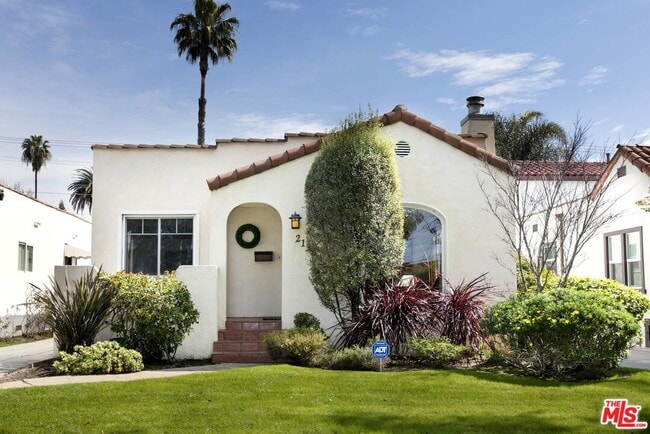 Photo - 2138 Overland Ave House