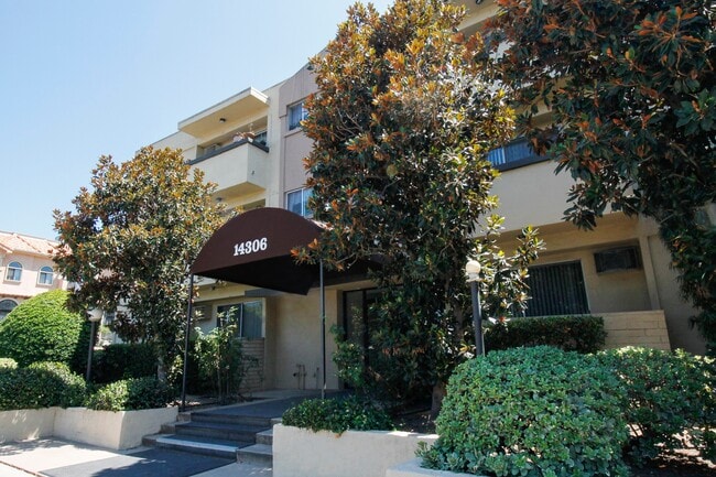 Photo - 14306 Riverside Dr Apartments