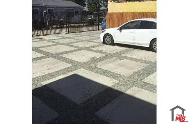 Photo - 10605 Avalon Blvd