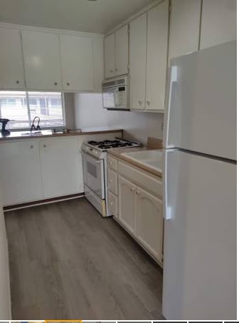 KITCHEN - 4633 Marine Ave Unit 249