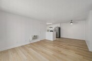 2BR, 2BA - 1000SF - Living Room - Tierra at Creekside