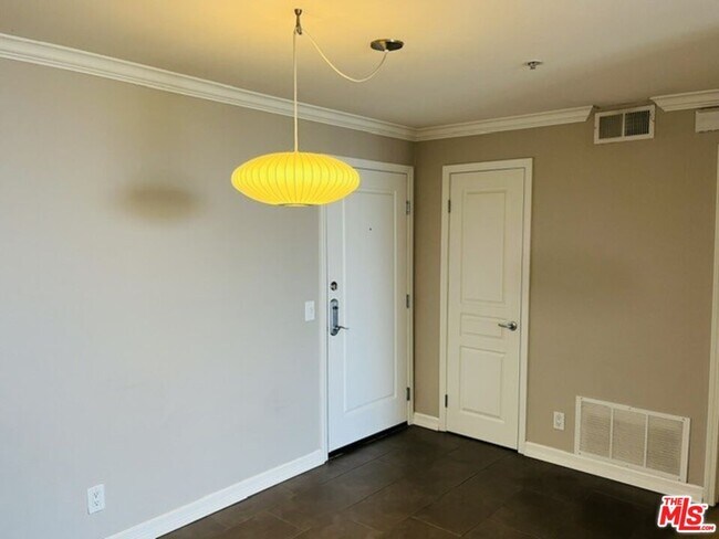 Photo - 7320 Hawthorn Ave Unit 308