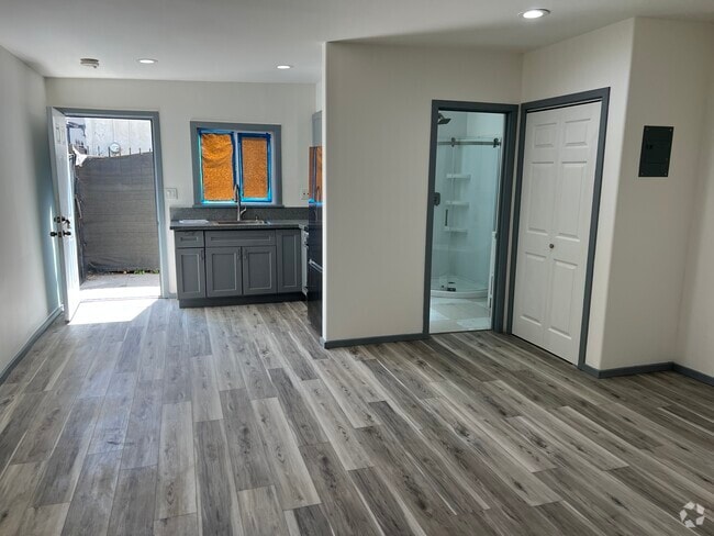 Building Photo - 1049 N Stanley Ave Unit 10 Rental