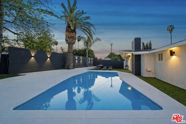 Photo - 20308 Mobile St