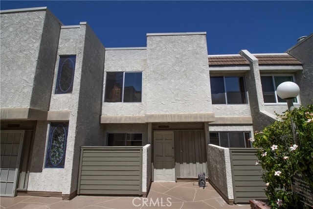 Building Photo - 11818 Moorpark St Rental