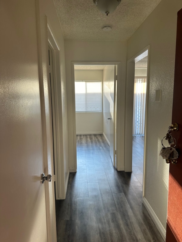 Photo - 401 W 6th St