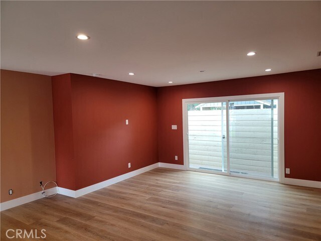 Photo - 18725 Bassett St