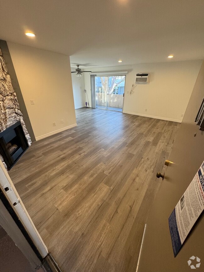Building Photo - 3725 Glendon Ave Unit 107 Rental