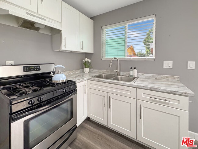 Building Photo - 6206 Home Ave