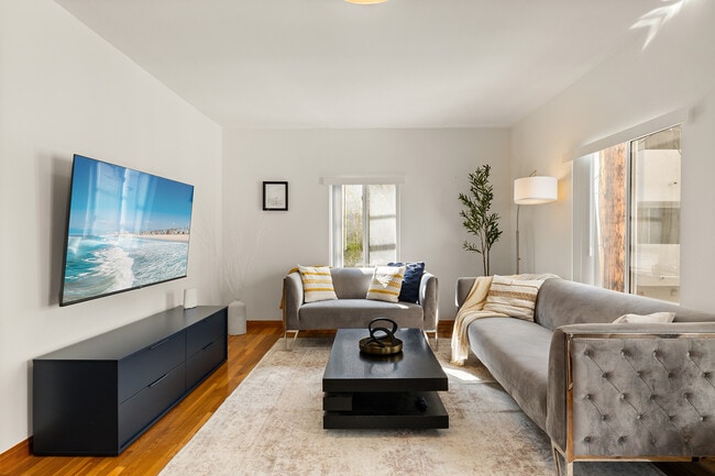 Photo - 1169 Amherst Ave Unit #1173-1/2