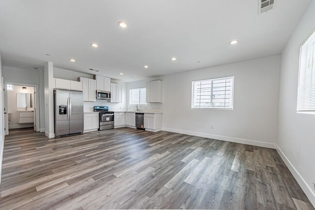 Now Leasing – $3,483 Effective Rent (True ... - Now Leasing – $3,483 Effective Rent (True ... Apartment Unit 2831
