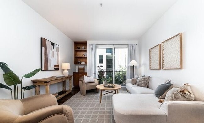 Building Photo - 4060 Glencoe Ave Unit 85B