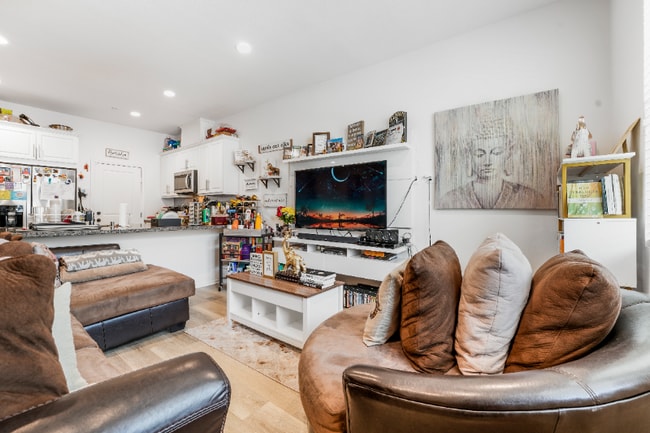 Photo - 1904 Avenida Senecio Townhome