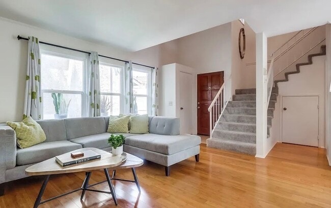 Photo - 1749 Compromise Line Rd