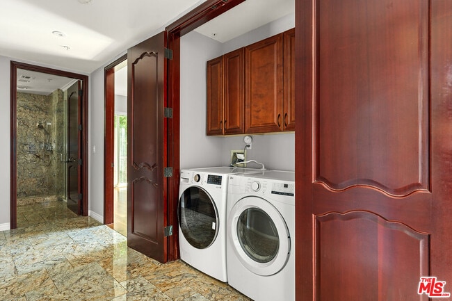 Photo - 632 Kings Rd Unit 202