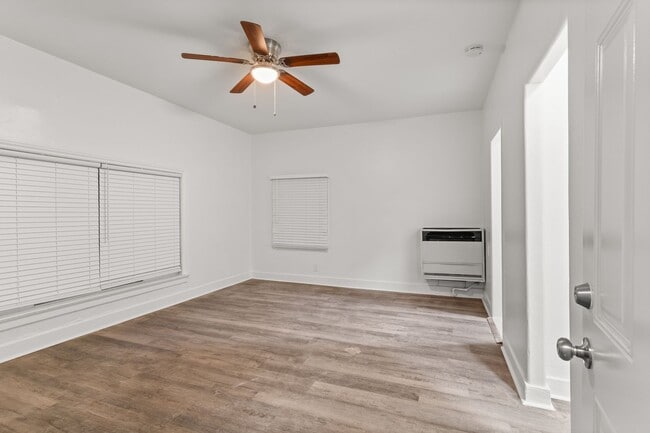 Photo - 1424 Chestnut Ave Unit 02